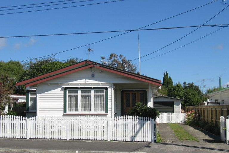 Photo of property in 8 Beth Street, Trentham, Upper Hutt, 5018