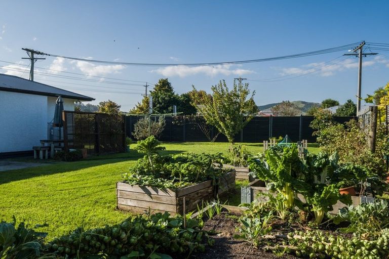 Photo of property in 45 De Lautour Road, Inner Kaiti, Gisborne, 4010