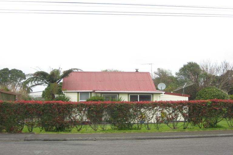 Photo of property in 3 Old South Road, Okato, 4335