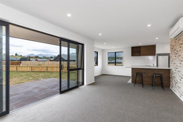 Photo of property in 14 Teal Place, Lake Hawea, Wanaka, 9382