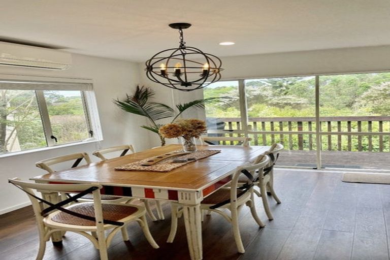 Photo of property in 3 Fresil Lane, Massey, Auckland, 0614