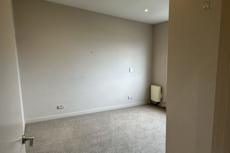Photo of property in The Terraces, 12/9 Humber Street, Pandora, Napier, 4110