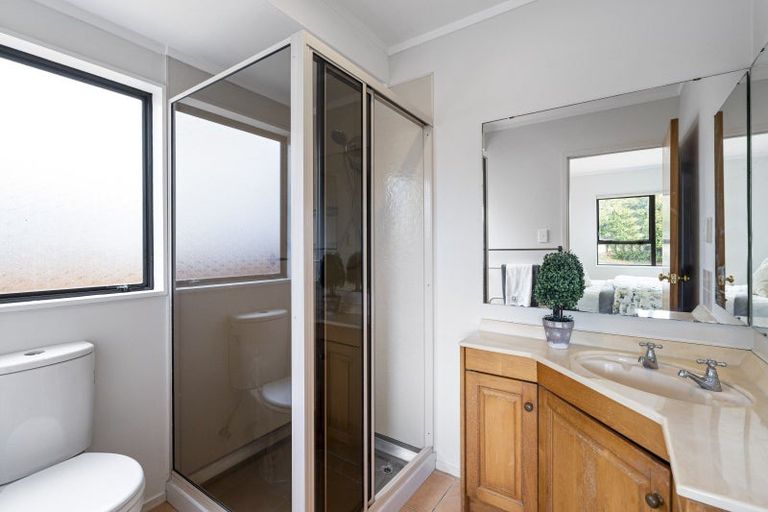 Photo of property in 70 Aberfeldy Avenue, Highland Park, Auckland, 2010