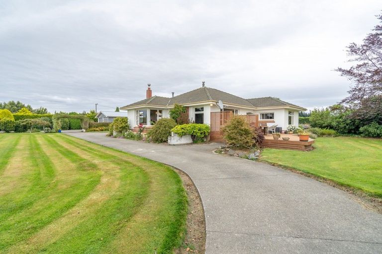 Photo of property in 1048 Lochiel-branxholme Road, Branxholme, Invercargill, 9874
