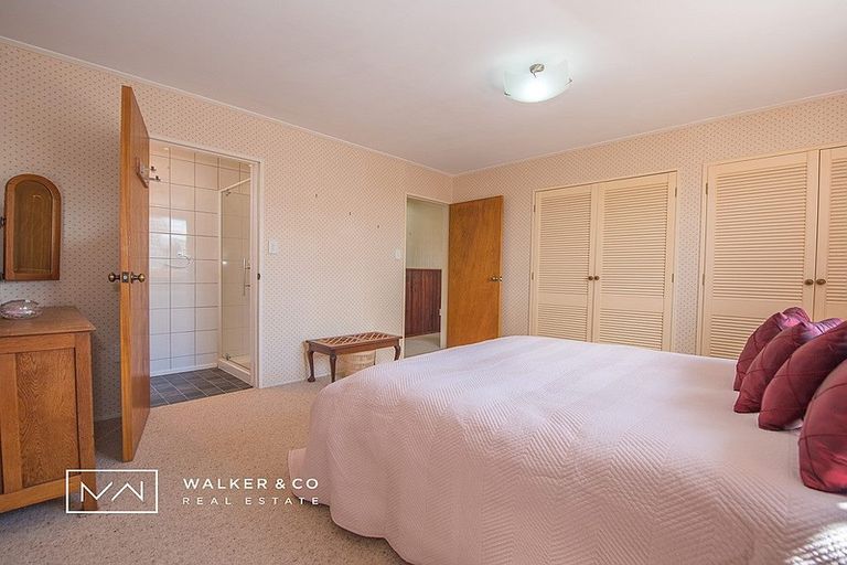 Photo of property in 10 Pioneer Grove, Silverstream, Upper Hutt, 5019