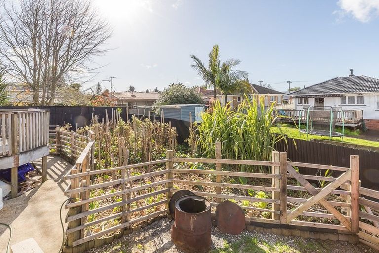 Photo of property in 2/40 Churchill Avenue, Manurewa, Auckland, 2102