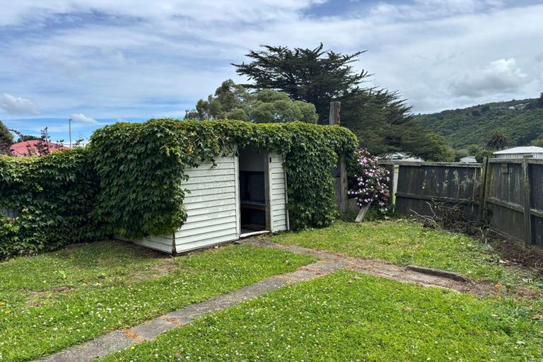 Photo of property in 49 Molesworth Street, Taita, Lower Hutt, 5011