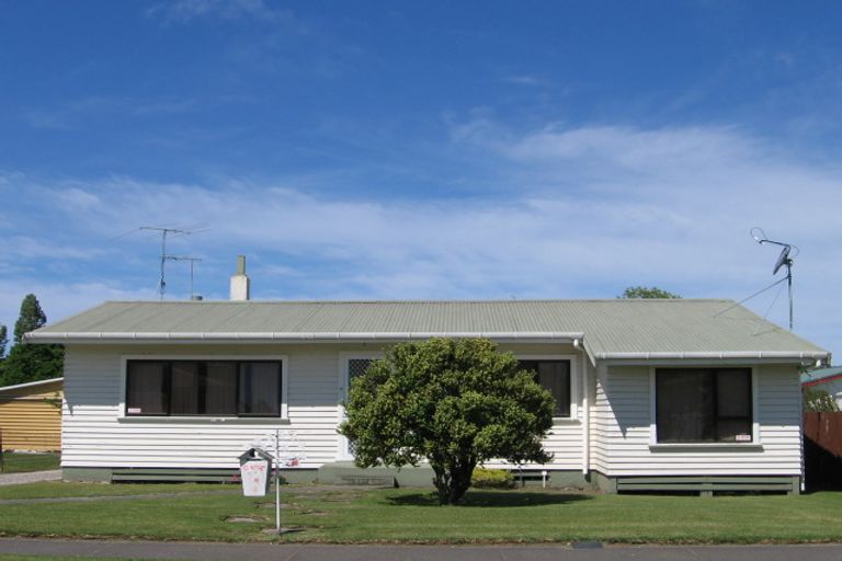 Photo of property in 20 Tolerton Avenue, Elgin, Gisborne, 4010