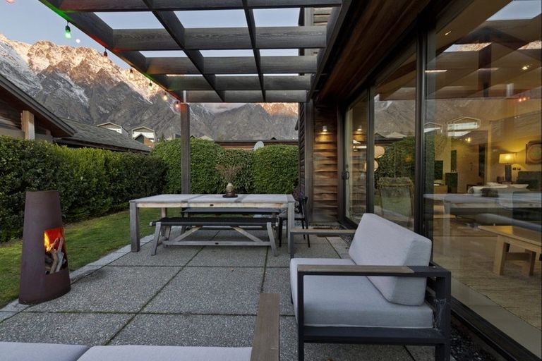 Photo of property in 34 Rannoch Drive, Jacks Point, Queenstown, 9371