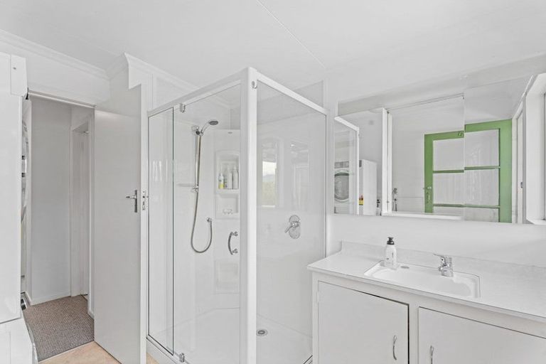 Photo of property in 50 Beacon Point Road, Wanaka, 9305