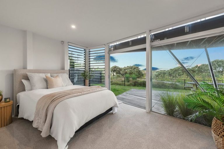 Photo of property in 4 Lagoon Way, Omaha, 0986