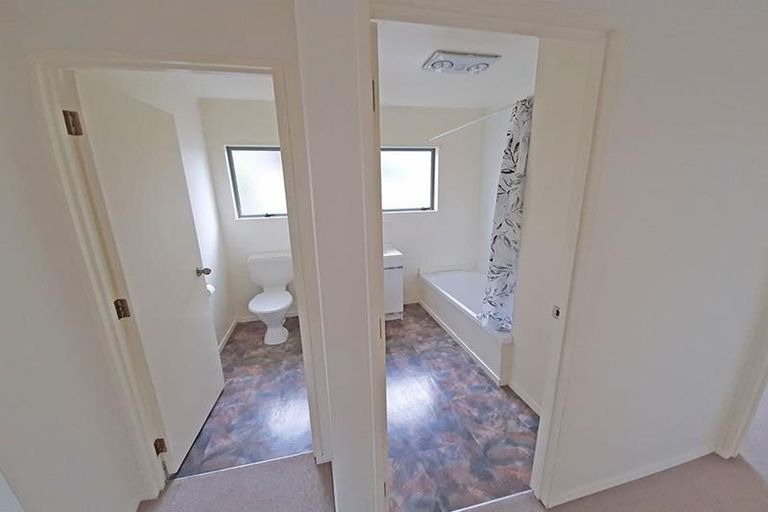 Photo of property in 15 Orchard Road, Browns Bay, Auckland, 0630