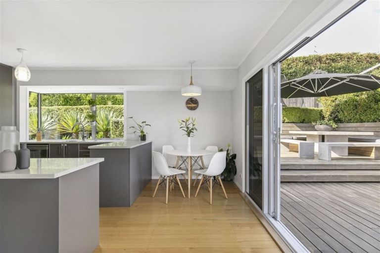 Photo of property in 6 Stott Avenue, Birkdale, Auckland, 0626