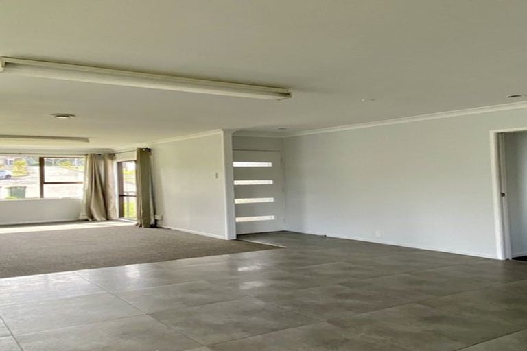 Photo of property in 17 Montego Place, Weymouth, Auckland, 2103