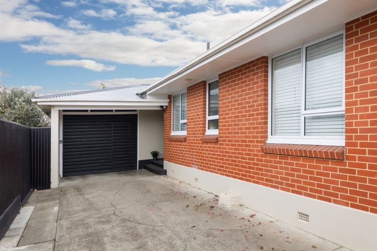 Photo of property in 9 Innes Place, Roslyn, Palmerston North, 4414