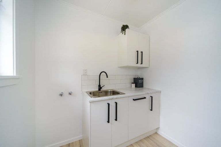 Photo of property in 6 Coventry Street, Highbury, Palmerston North, 4412