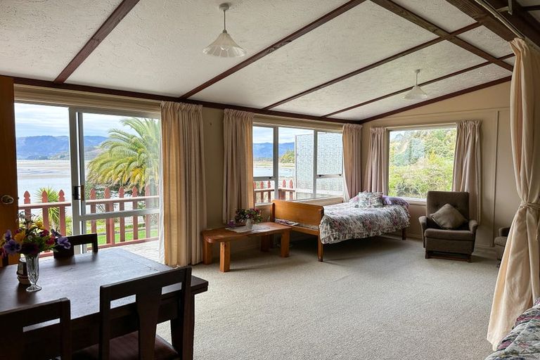 Photo of property in 218 Rangihaeata Road, Rangihaeata, Takaka, 7182