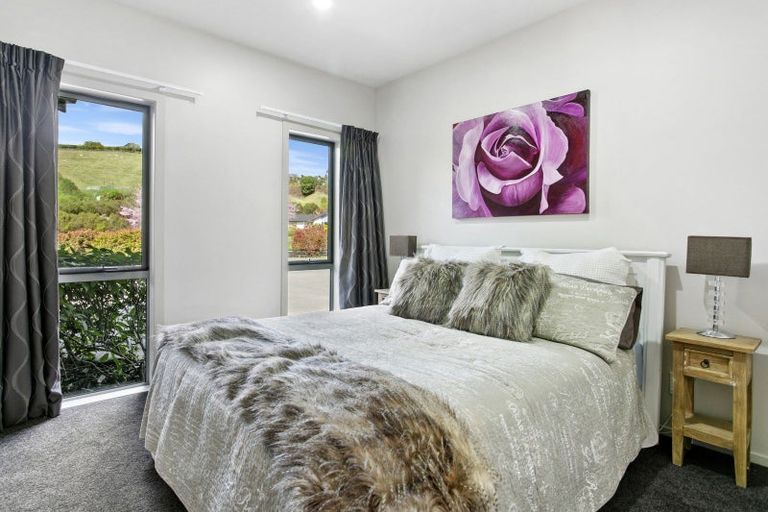 Photo of property in 72 Dalmore Way, Acacia Bay, Taupo, 3385