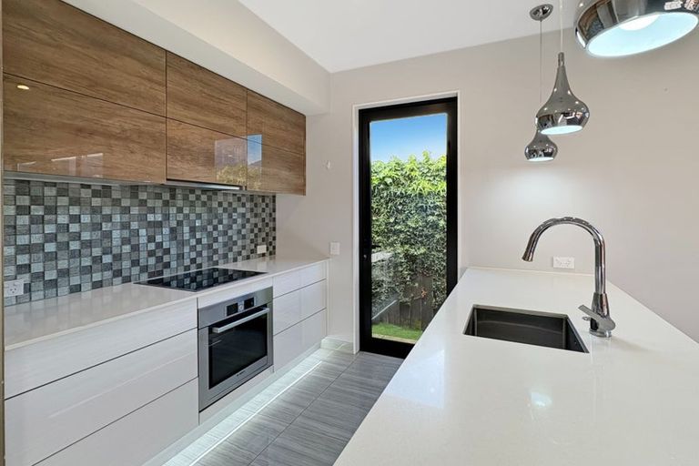 Photo of property in 32a Hewitts Road, Merivale, Christchurch, 8014