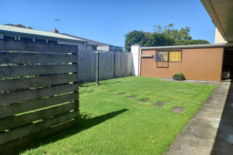 Photo of property in 3/33 Wallath Road, Westown, New Plymouth, 4310