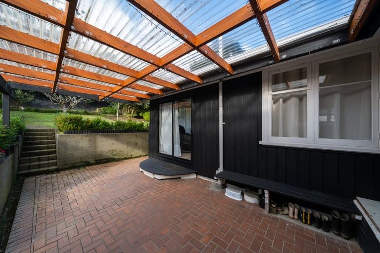 Photo of property in 73 Taylor Terrace, Tawa, Wellington, 5028