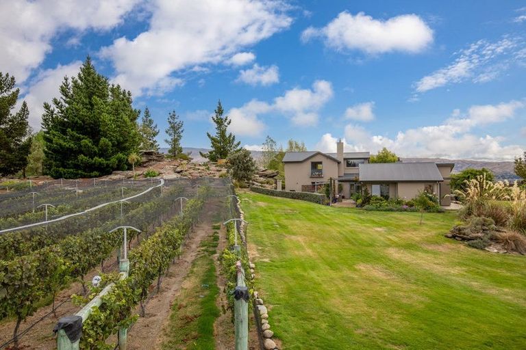 Photo of property in 10 Old Golf Course Road, Bridge Hill, Alexandra, 9320