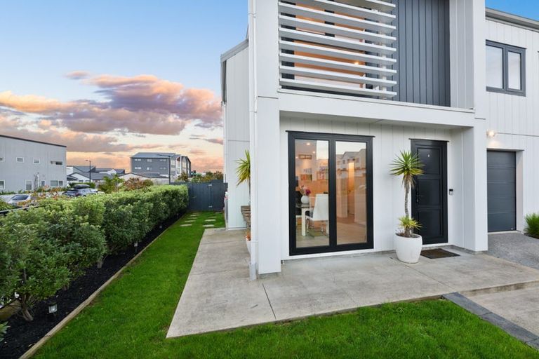 Photo of property in 28 Whakanoho Road, Westgate, Auckland, 0814