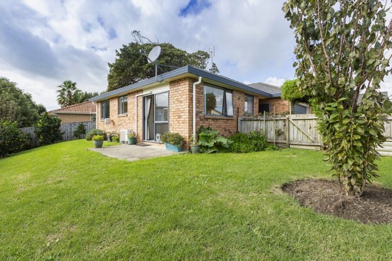 Photo of property in 12 Magnolia Drive, Waiuku, 2123