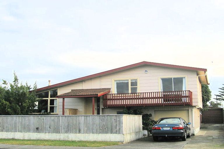 Photo of property in 7 Greenwood Place, Paraparaumu, 5032