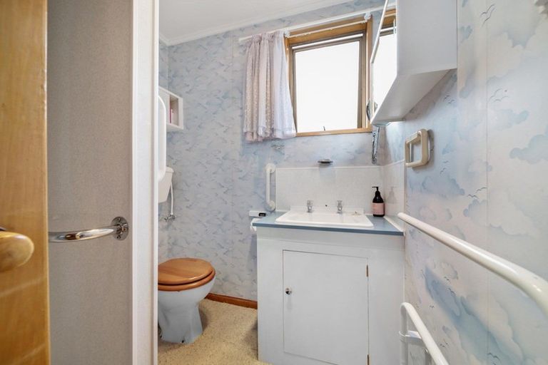 Photo of property in 5 Larch Court, Kelvin Heights, Queenstown, 9300