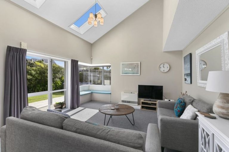 Photo of property in 7 Ashton Fitchett Drive, Brooklyn, Wellington, 6021