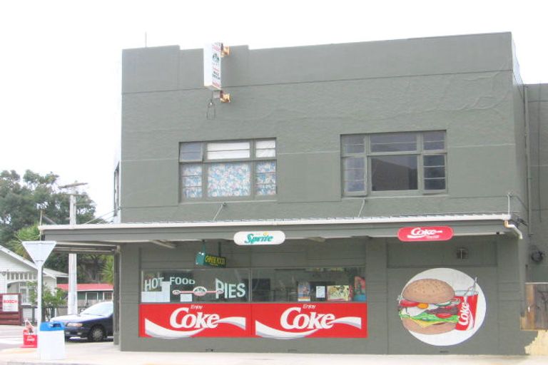 Photo of property in 1 Randwick Road, Moera, Lower Hutt, 5010