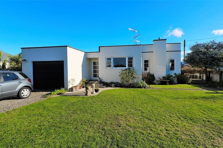 Photo of property in 64 Nelson Crescent, Carterton, 5713