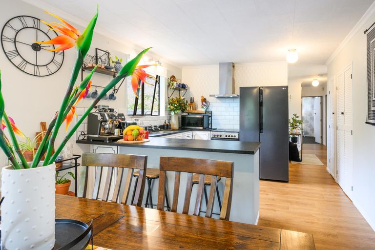 Photo of property in 83 Shamrock Street, Takaro, Palmerston North, 4412