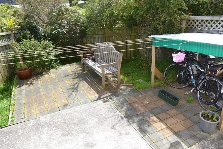 Photo of property in 78 Woodhouse Avenue, Karori, Wellington, 6012