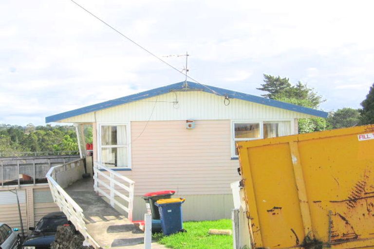 Photo of property in 1026 East Coast Road, Fairview Heights, Auckland, 0630