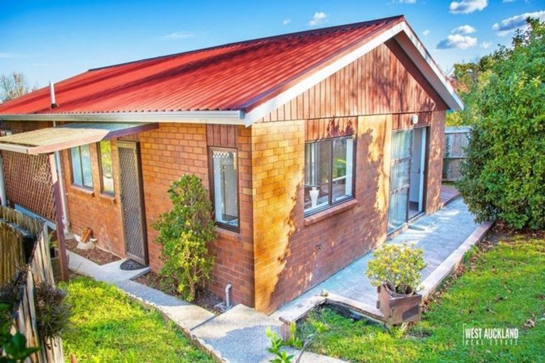 Photo of property in 1/31 Chorley Avenue, Massey, Auckland, 0614