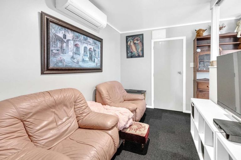 Photo of property in 9c Milne Street, Hunterville, 4730