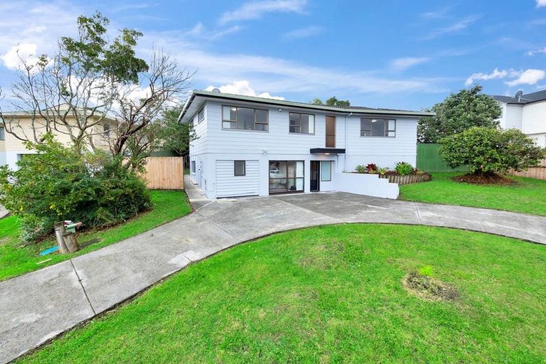 Photo of property in 4 St Catherine Crescent, West Harbour, Auckland, 0618