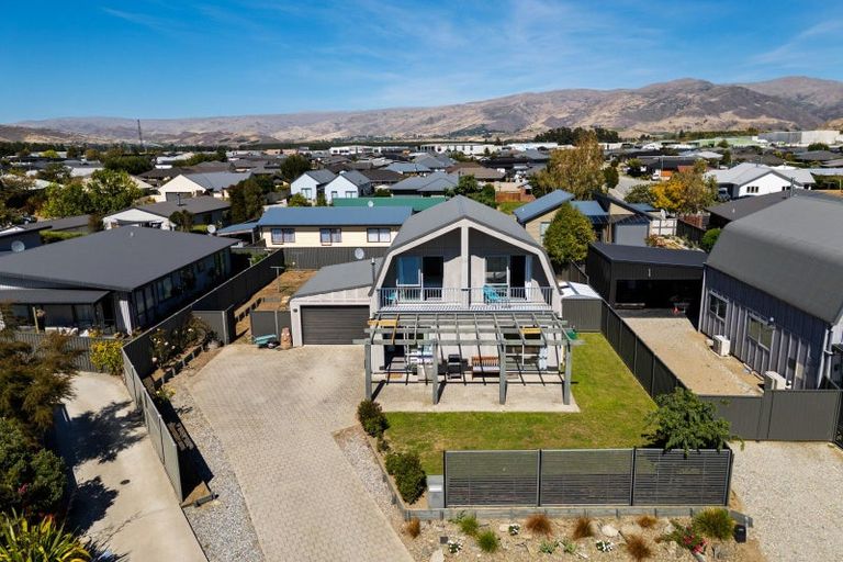 Photo of property in 9 Austral Place, Cromwell, 9310