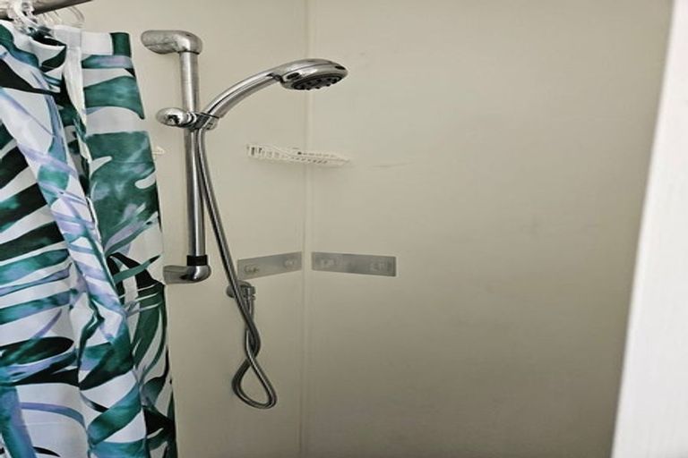 Photo of property in 1/26 Bayswater Avenue, Bayswater, Auckland, 0622