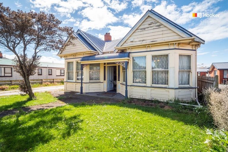 Photo of property in 16 Law Street, Caversham, Dunedin, 9012