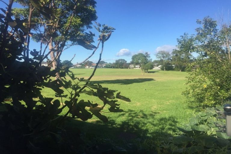 Photo of property in 662a Te Atatu Road, Te Atatu Peninsula, Auckland, 0610