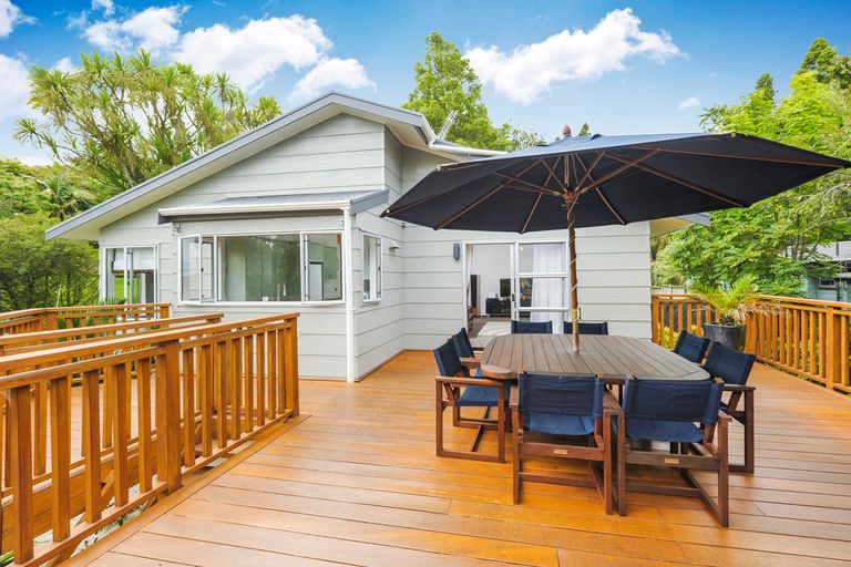Photo of property in 103 Wirihana Road, Titirangi, Auckland, 0604