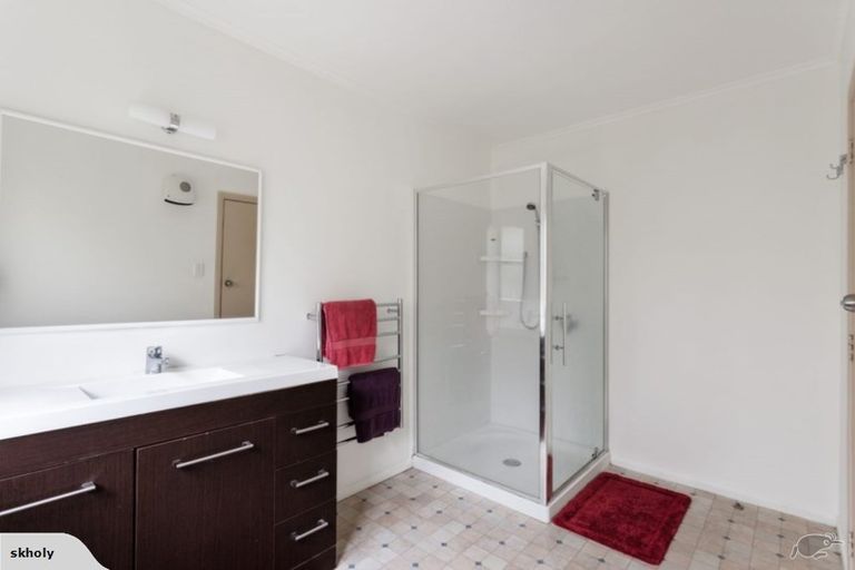 Photo of property in 2/55 Sylvia Road, Hillcrest, Auckland, 0627