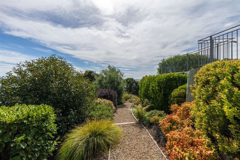 Photo of property in 18 Maffeys Road, Mount Pleasant, Christchurch, 8081