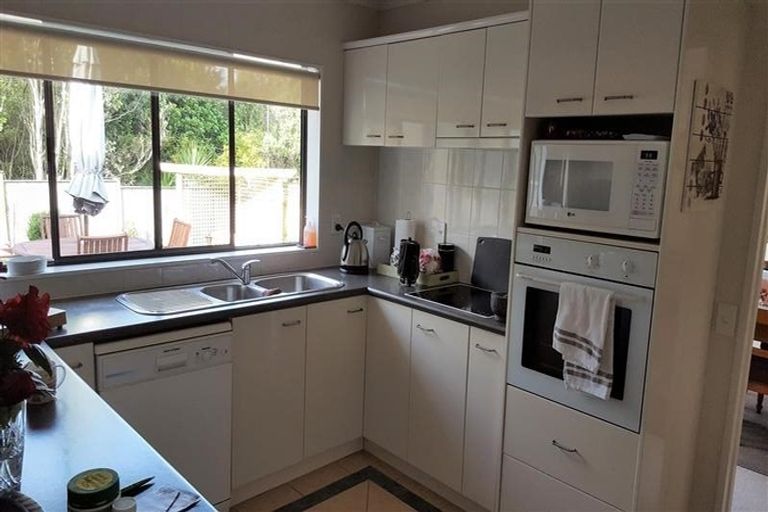Photo of property in 15 Trovare Place, Golflands, Auckland, 2013