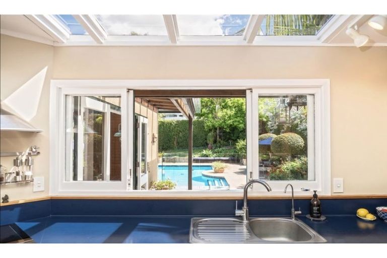 Photo of property in 31 Harley Road, Takapuna, Auckland, 0622