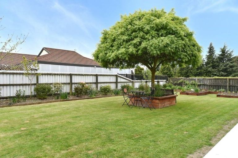 Photo of property in 127 High Street, Oxford, 7430