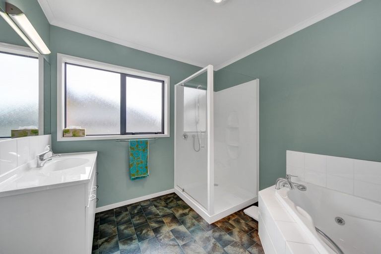 Photo of property in 7b Faber Place, Inglewood, 4330